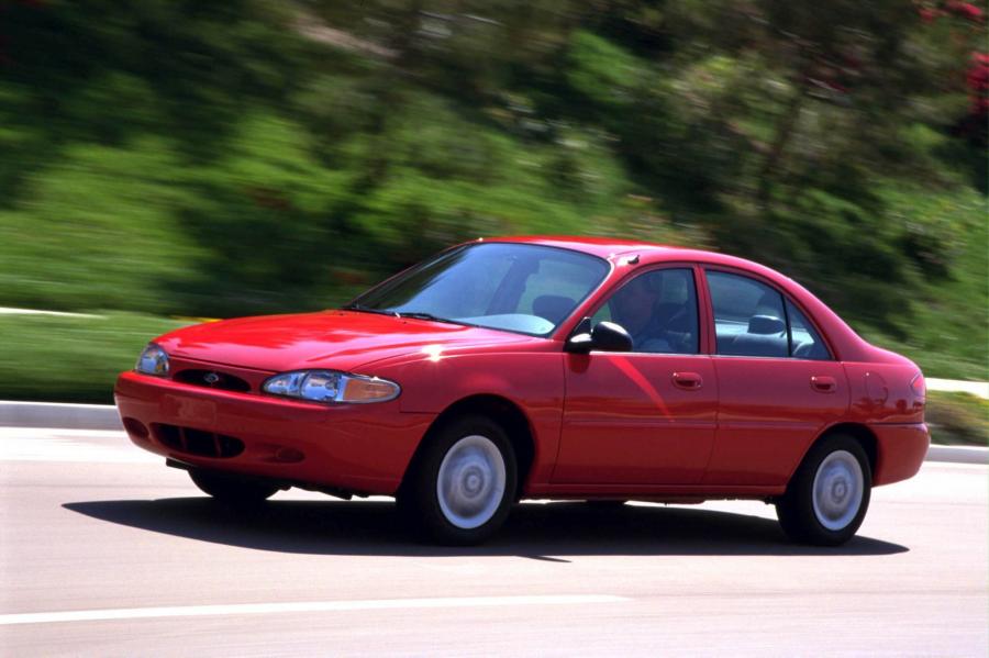  Ford Escort America 1997 года  (фото 10 из 31)